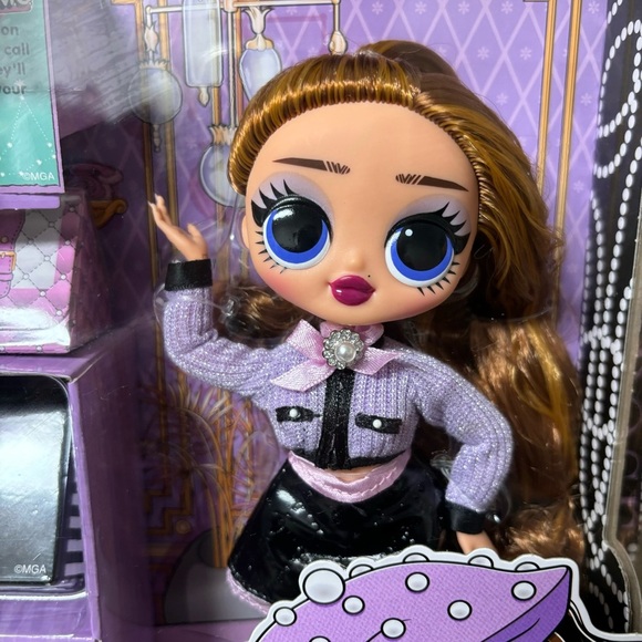 LOL Surprise OMG Pose Fashion Doll w/ Multiple Surprises & Fabulous Accessories - Picture 5 of 7